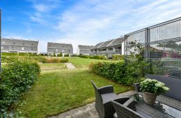 Lier/Frydenlund – Attraktiv 2-roms selveierleilighet fra 2007 – carport – sportsbod – markterrasse – ingen fellesgjeld!