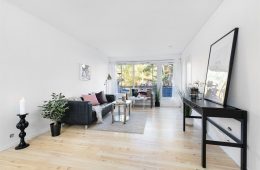 Hovseter/Røa – Gjennomgående 3-roms – garasjeplass – solrik – balkong – renovert bad i desember 2017 – marka som nabo!