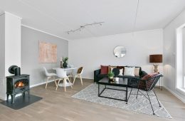 Mjøndalen Sentrum/Nedre Eiker – Betydelig oppgradert 4-roms selveier/endeleilighet – P-plass – Hage – Terrasse – Solrikt – Kjøkken/bad fra 2017!