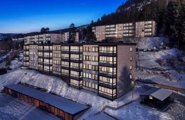 Åssiden / Drammen Stilren og lys 3-roms i markakanten – Nydelig utsikt – Solrik, innglasset balkong mot sydvest – Mulighet for garasje.