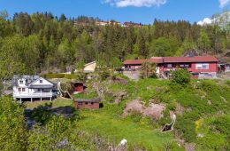 Krokstadelva/Drammen – Boligtomt med tillatelse til oppføring av enebolig og støttemur godkjent fra kommunen! Fin utsikt