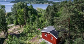 Sande/Vammen: Koselig hytte med flott utsikt*Terrasse*Solrikt*Båtplass!