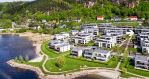 Engersand Havn – Innbydende 3-roms eierleilighet med vestvendt solrik markterrasse – Flott fjordutsikt – Garasje i rekke