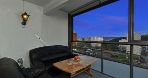 Fjell- Pen 3(4) -roms leilighet i lavblokk med flott utsikt og innglasset balkong – Varmtvann/oppvarming/strøm inkludert